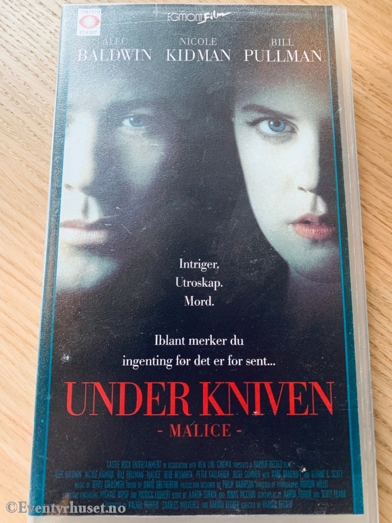 Under Kniven (Malice). 1993. Vhs. Vhs