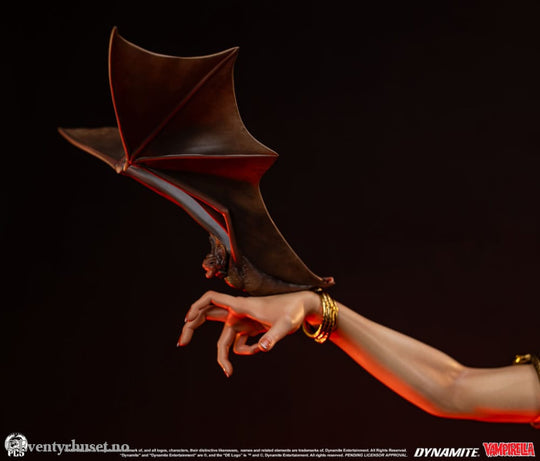 Vampirella Statue 1/2 Vampirella 112 cm Collectibles
