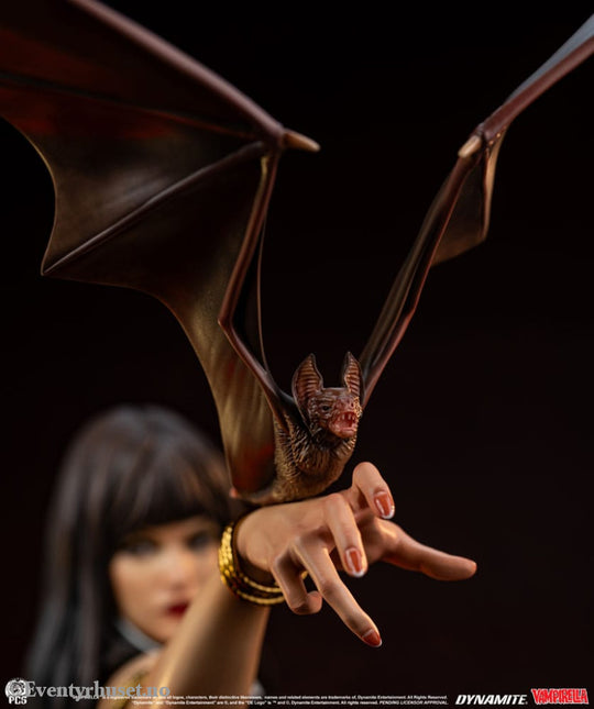 Vampirella Statue 1/2 Vampirella 112 cm Collectibles