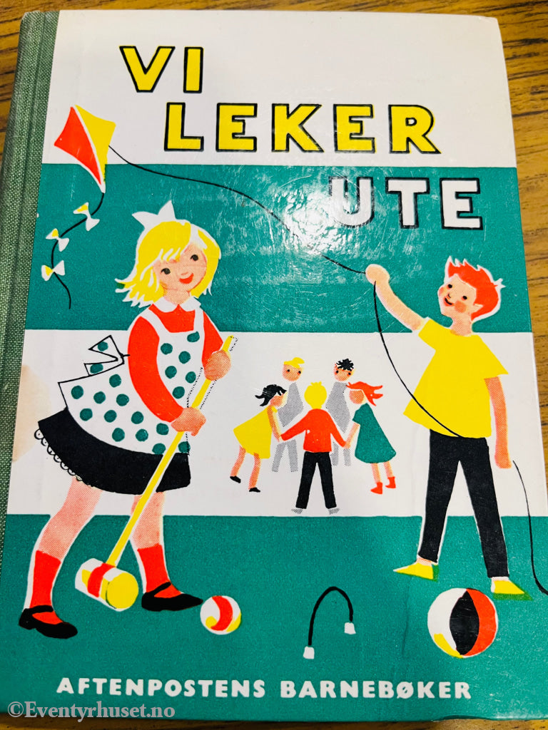 Vi Leker Ute (Aftenpostens Barnebøker). 1956. Fortelling