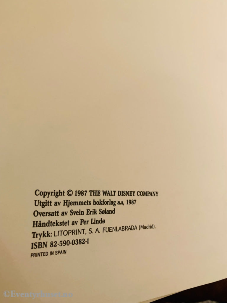 Walt Disney. 1987. Jul Hos Donald & Co. Kjempebøkene (Jeg Bøkene).
