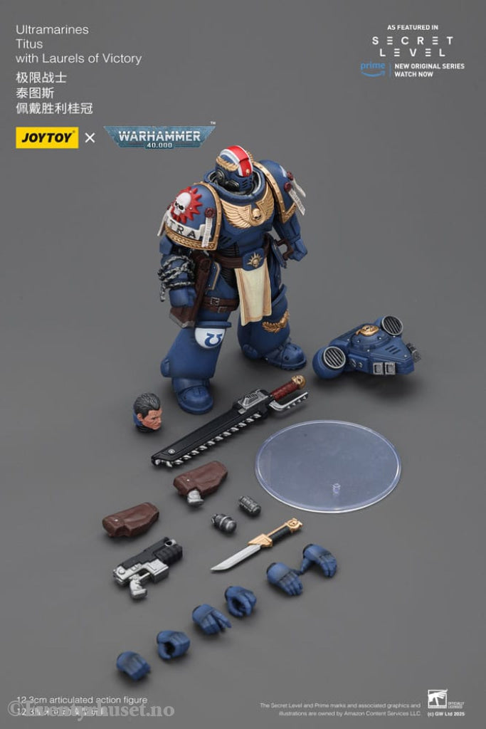 Warhammer 40,000 Action Figure Ultramarines Titus with Laurels of Victory 13 cm Toys