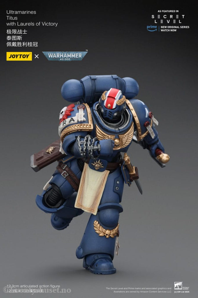 Warhammer 40,000 Action Figure Ultramarines Titus with Laurels of Victory 13 cm Toys