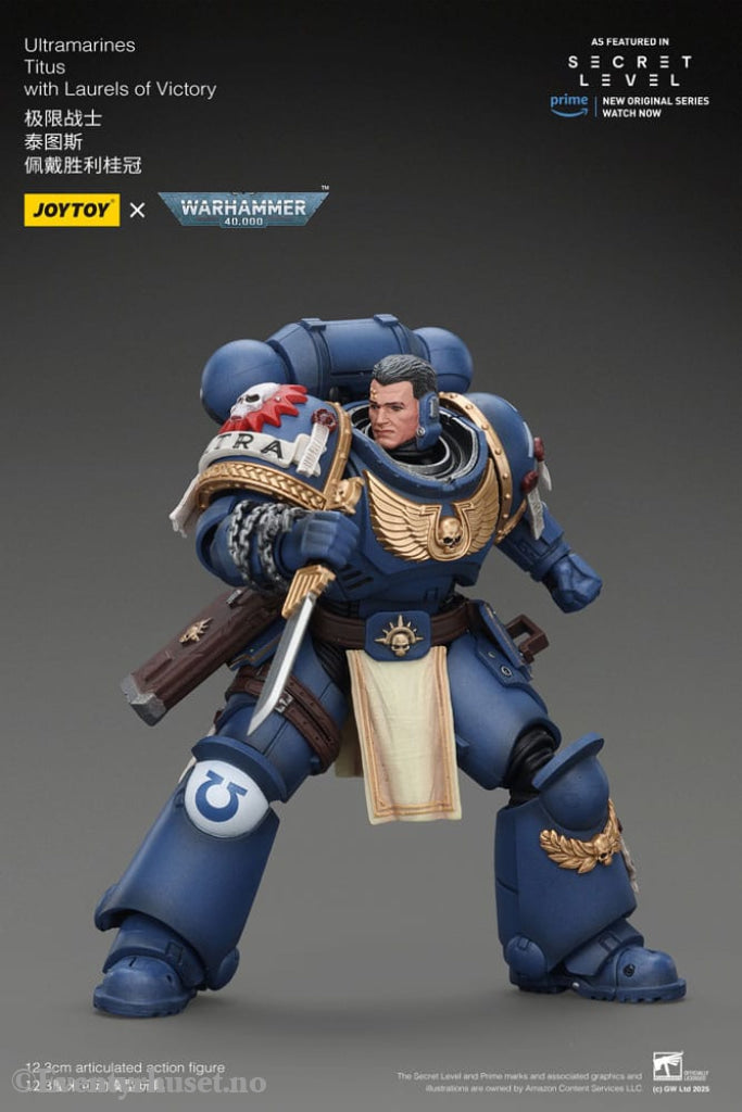 Warhammer 40,000 Action Figure Ultramarines Titus with Laurels of Victory 13 cm Toys