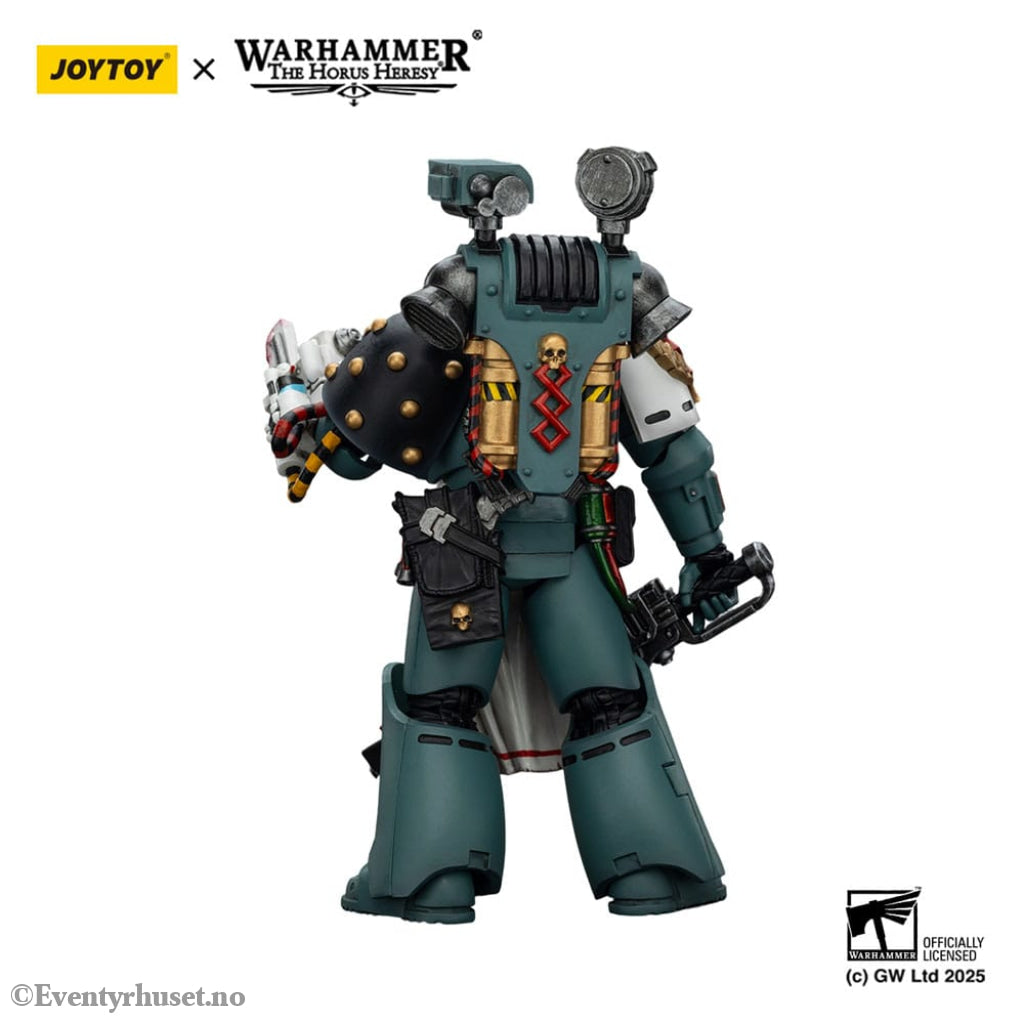Warhammer 40,000: Sons of Horus Action Figure Legion Apothecary 12 cm Toys