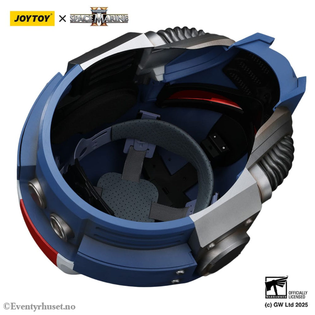 Warhammer 40,000: Space Marine 2 Replica Ultramarines Lieutenant Titus helmet 30 cm Collectibles