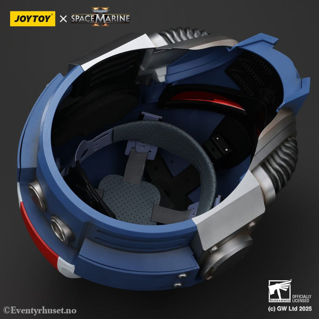 Warhammer 40,000: Space Marine 2 Replica Ultramarines Lieutenant Titus helmet 30 cm Collectibles