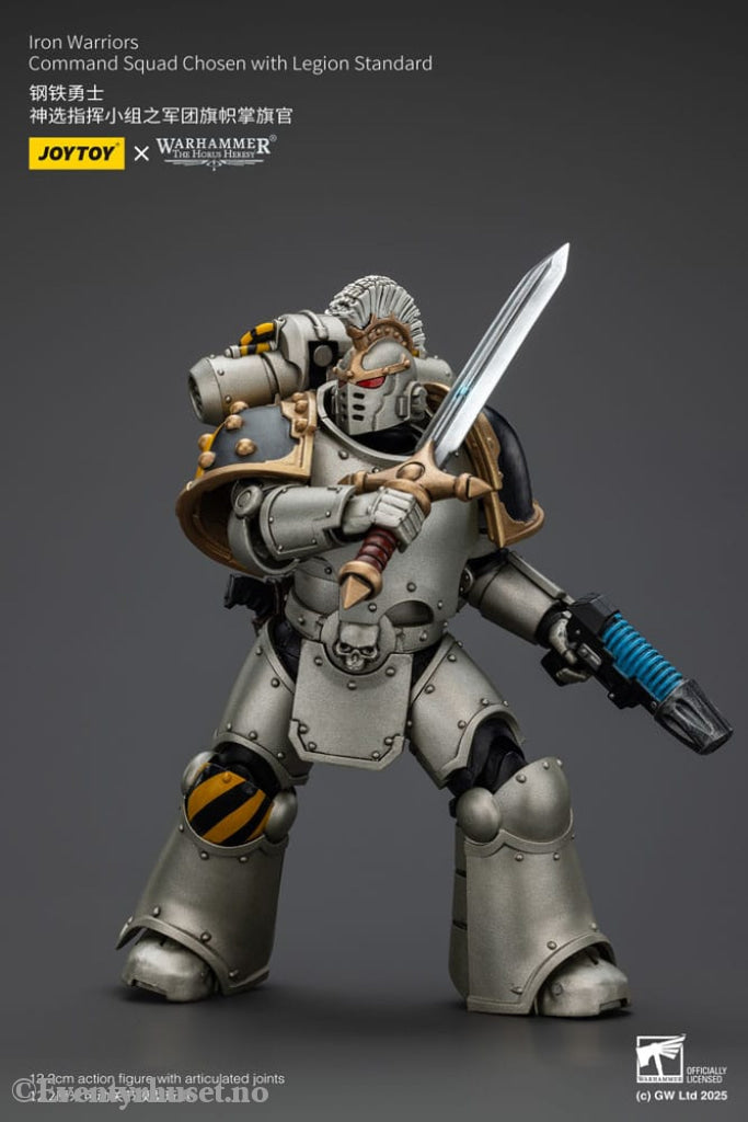 Warhammer The Horus Heresy Action Figure 1/18 lron Warriors Command Squad Chosen with Legion Standard 12 cm Toys