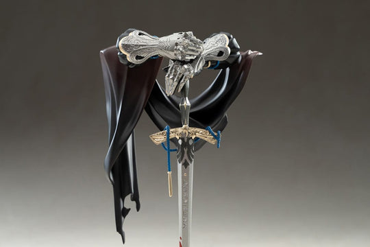 Reverse: 1999 Limepie Series PVC Statue Knight 17 cm