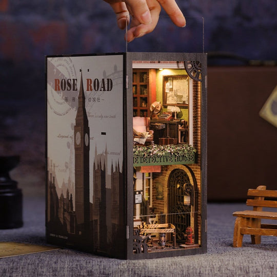 Book Nook Rose Detective Agency 23 x 11 cm