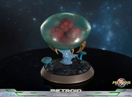 Metroid Prime PVC Figure Metroid (Standard) (Glow in the Dark) 21 cm