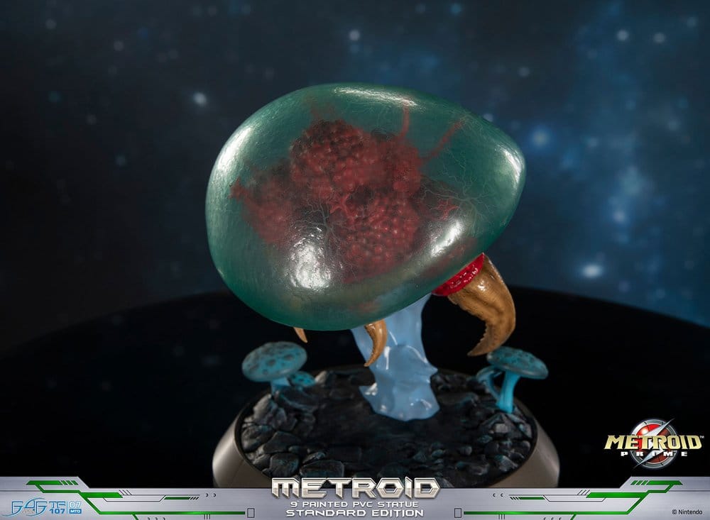 Metroid Prime PVC Figure Metroid (Standard) (Glow in the Dark) 21 cm