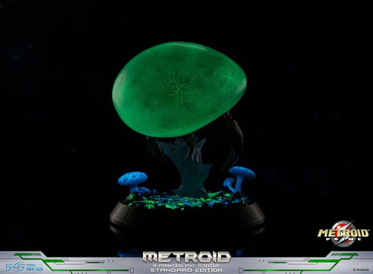 Metroid Prime PVC Figure Metroid (Standard) (Glow in the Dark) 21 cm