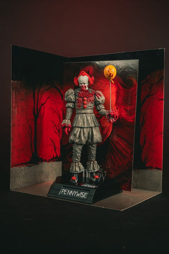 It Welcome to Derry Movie Maniacs Figure Pennywise (Bloody) 16 cm