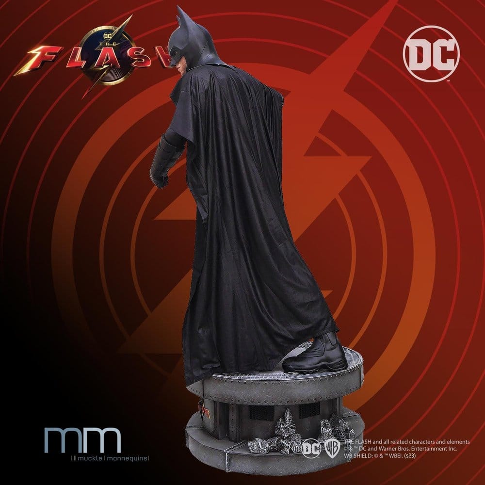 The Flash Life-Size Statue Batman Keaton 228 cm
