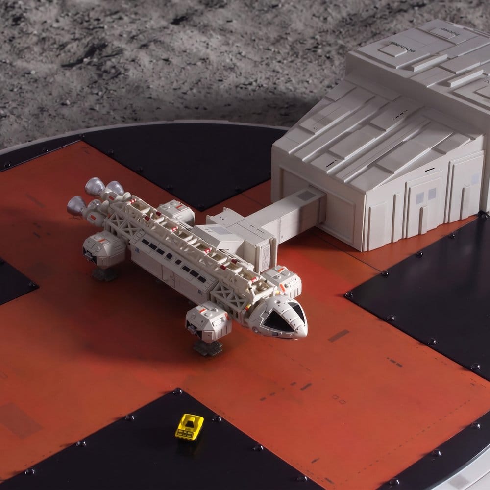 Space 1999 Playset Landing Pad (with Eagle Transporter) 46 cm