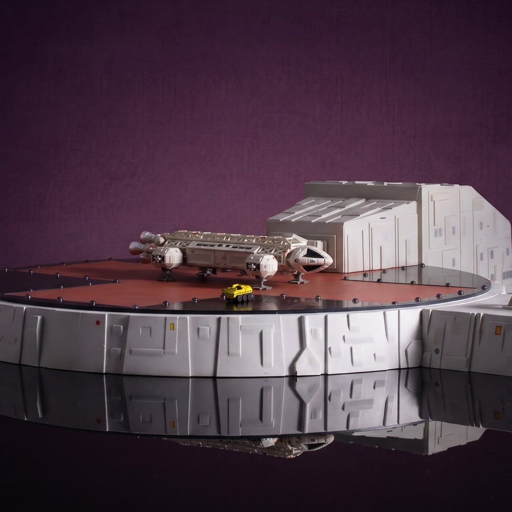 Space 1999 Playset Landing Pad (with Eagle Transporter) 46 cm