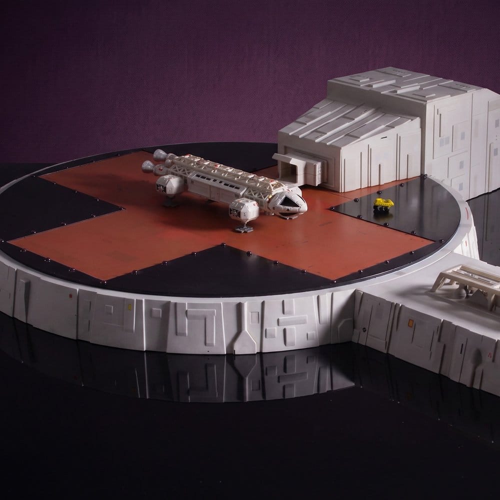 Space 1999 Playset Landing Pad (with Eagle Transporter) 46 cm
