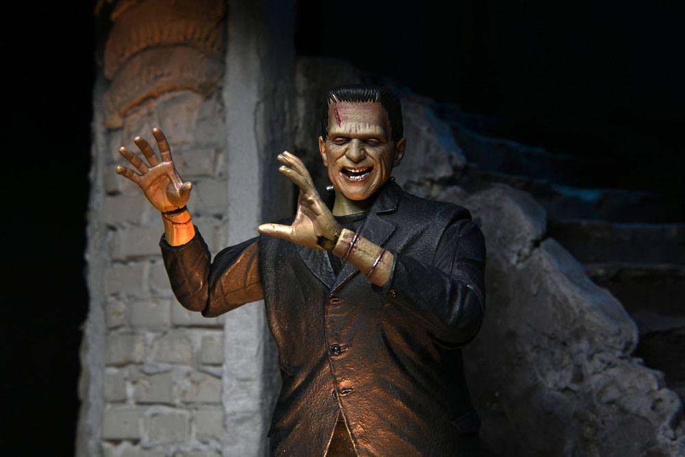 Universal Monsters Action Figure Ultimate Frankenstein's Monster (Color) 18 cm