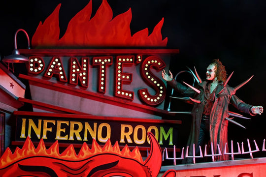 Beetlejuice (1988) Diorama Trenchcoat with Spikes Inferno Room Deluxe Set