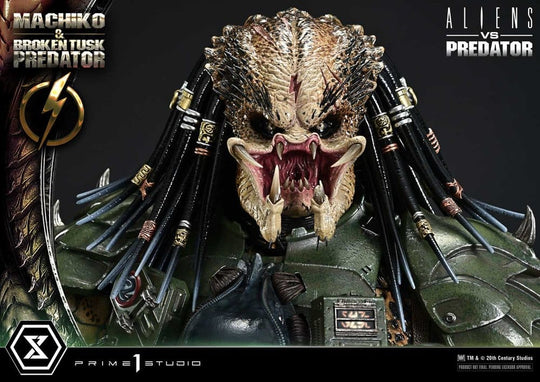 Aliens vs. Predator (Comic) Ultimate Premium Masterline Statue 1/4 Machiko & Broken Tusk Predator 79 cm