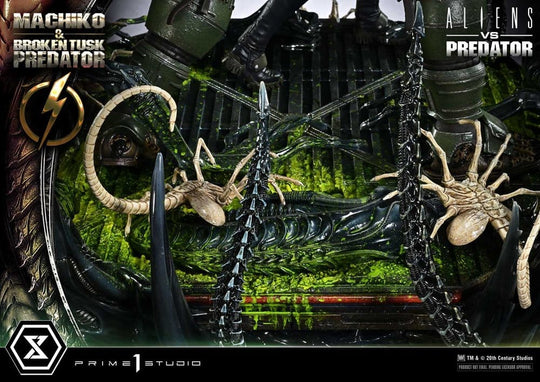 Aliens vs. Predator (Comic) Ultimate Premium Masterline Statue 1/4 Machiko & Broken Tusk Predator 79 cm