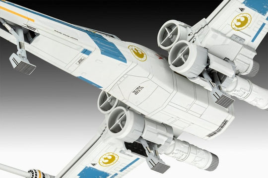 Star Wars The Mandalorian and Grogu Revell Model Kit 1/57 New Republic X-Wing Fighter 22 cm