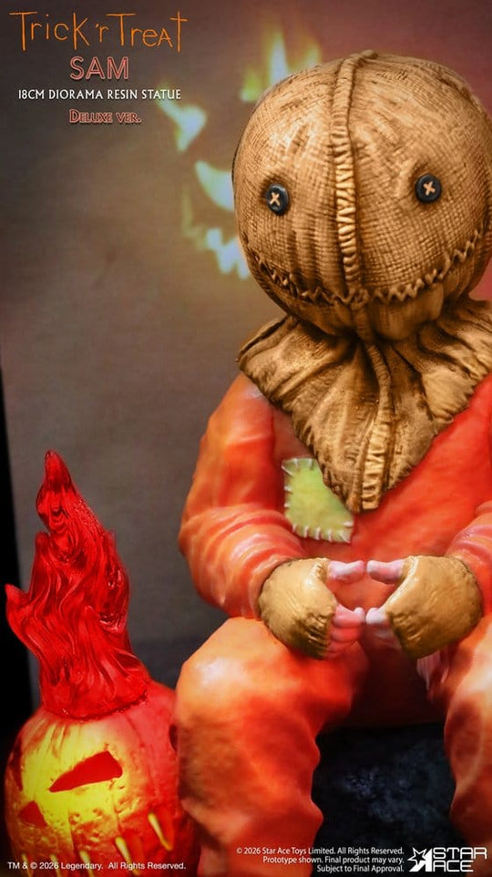 Trick R Treat Diorama Resin Statue Sam DX 18 cm