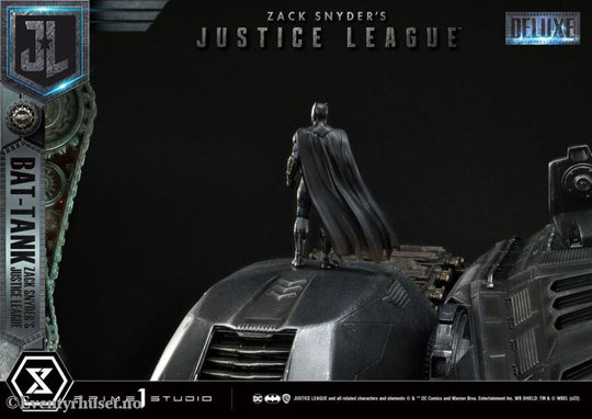 Zack Snyder’s Justice League Museum Masterline Diorama Bat-Tank Deluxe Version 36 cm Collectibles
