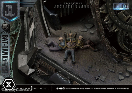 Zack Snyder’s Justice League Museum Masterline Diorama Bat-Tank Deluxe Version 36 cm Collectibles