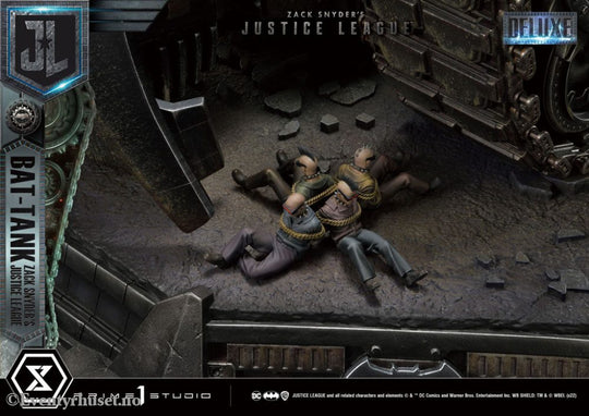 Zack Snyder’s Justice League Museum Masterline Diorama Bat-Tank Deluxe Version 36 cm Collectibles