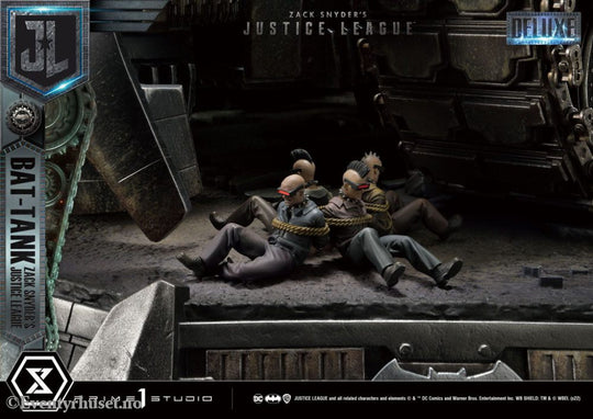 Zack Snyder’s Justice League Museum Masterline Diorama Bat-Tank Deluxe Version 36 cm Collectibles